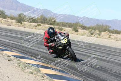 media/Dec-04-2025-Racers Edge (Thu) [[5ebc9f124d]]/3-B Group/3-Session 2 (Turn 7 Inside)/